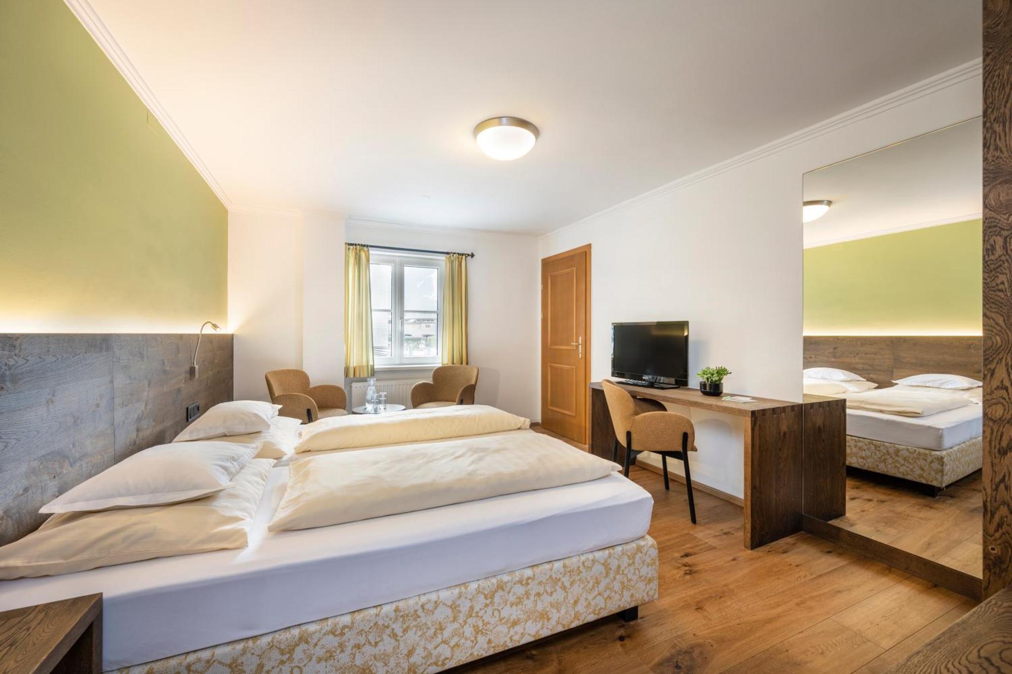 Kirchenwirt Hotel Strobl Buitenkant foto